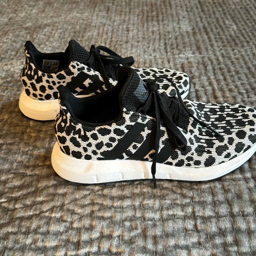 Adidas Swift running shoes in “Leopard” 🐆